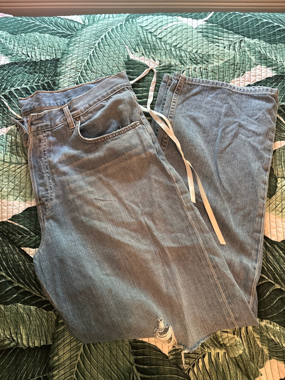 GRLFRND the Bella Light Blue low Boyfriend Jeans
